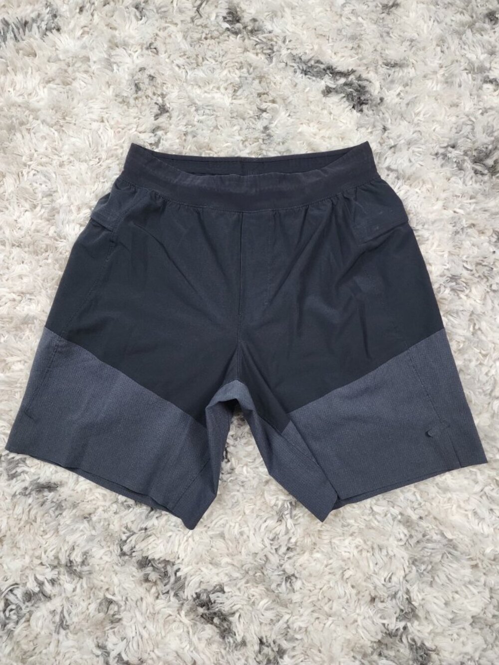 LULULEMON Namaste at the Beach Medium Hybrid Board Swim Gym Lined Shorts 8 Inch